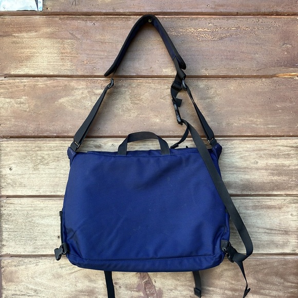 Patagonia Laptop/Messenger Bag - Picture 8 of 16